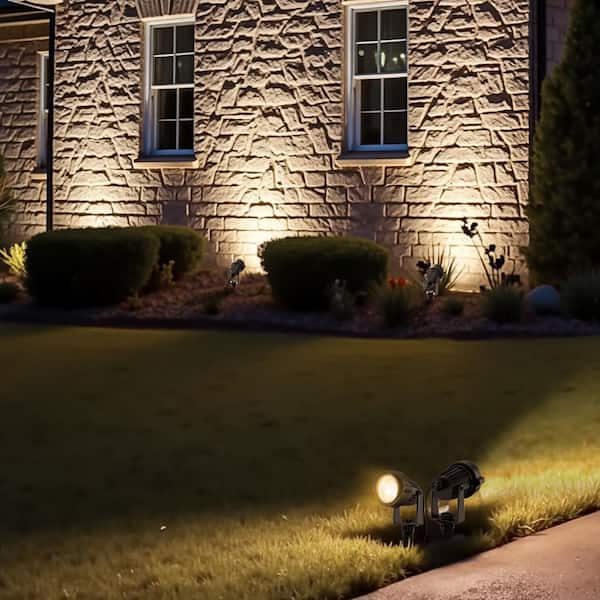 Emeritpro IP66 Spot Light Low Voltage Black Plug-In Integrated LED
