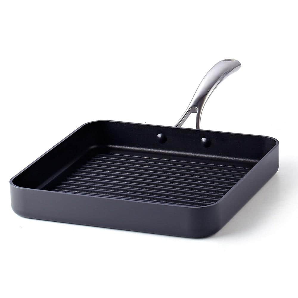 https://images.thdstatic.com/productImages/910ee635-7368-495c-9176-f3fb260a5a5a/svn/black-cooks-standard-grill-pans-02540-64_1000.jpg