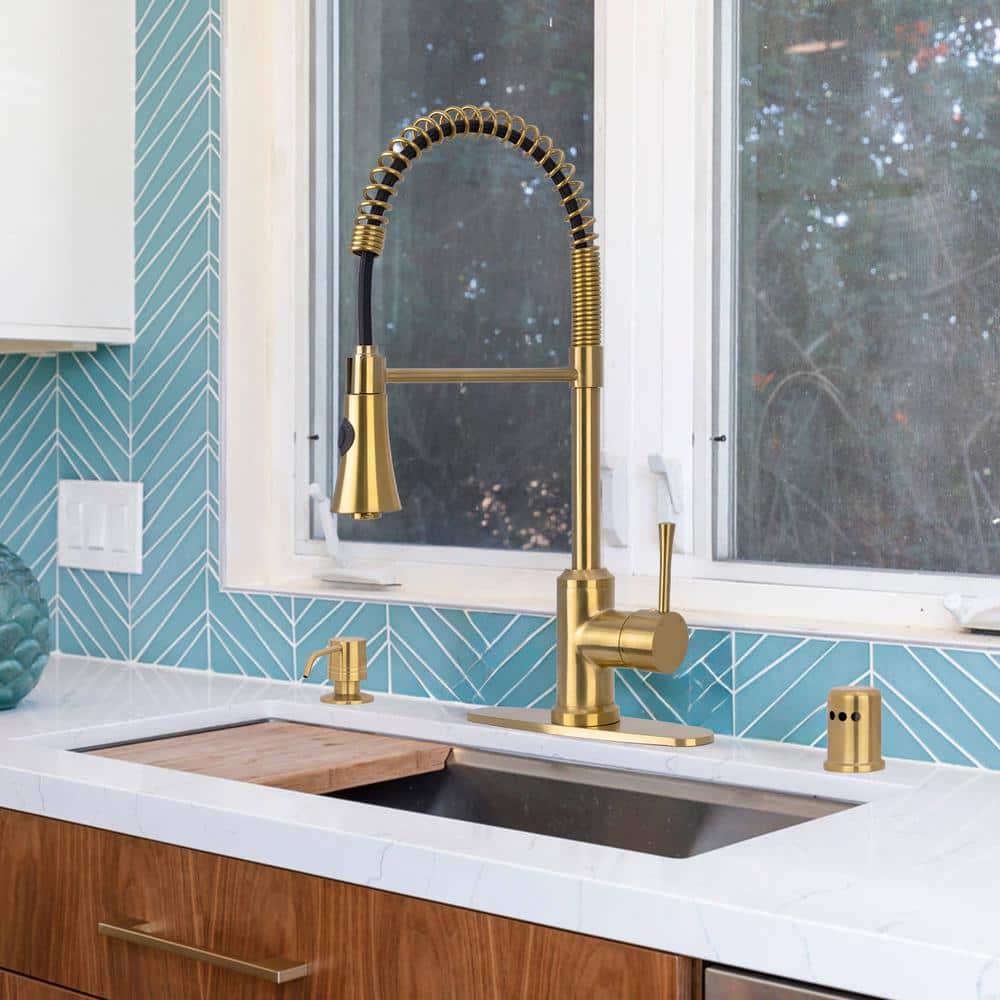 Brass Gold Single Handle Pull-Down Kitchen Faucet with Spray