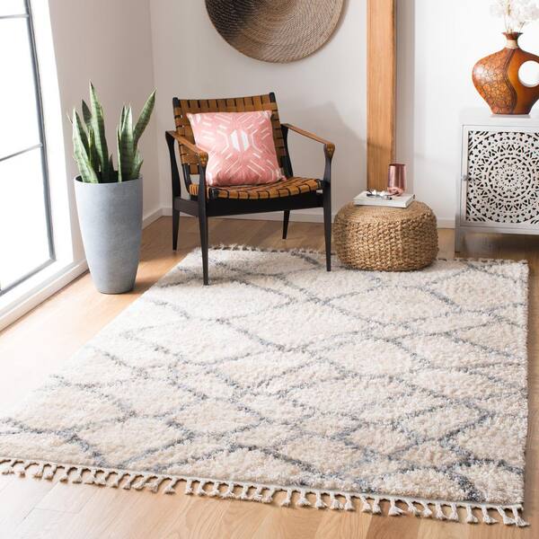 https://images.thdstatic.com/productImages/914ab108-88a0-43a5-8037-23786d37a870/svn/cream-gray-safavieh-area-rugs-bfg629a-9-e1_600.jpg