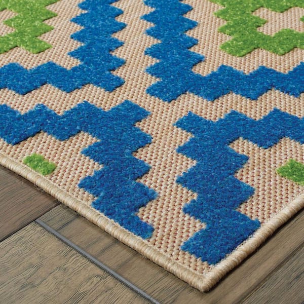 Blue, Beige 4 ft. x 5 ft. Loomed Polypropylene Rectangle Indoor/Outdoor Area Rug