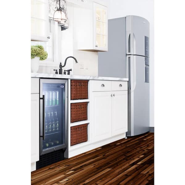 https://images.thdstatic.com/productImages/91665e31-ef16-479e-8c89-ab18f2737935/svn/stainless-steel-trimmed-glass-door-with-black-cabinet-summit-appliance-mini-fridges-scr1841bk-31_600.jpg