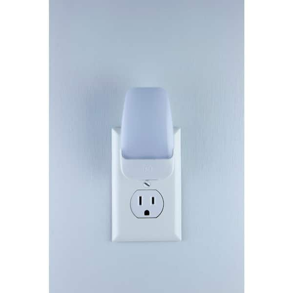 GENERAL ELECTRIC Motion Activated LED Night Light, Dusk-to-Dawn, 20 Lumens,  40865