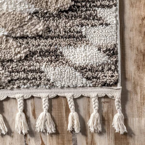 nuLOOM Adelade Aztec High Low Shaggy Tassel Beige 9 ft. x 12