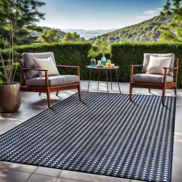 Arrow Navy 5 ft. x 7 ft. Chevron Striped Washable Indoor Outdoor Area Rug