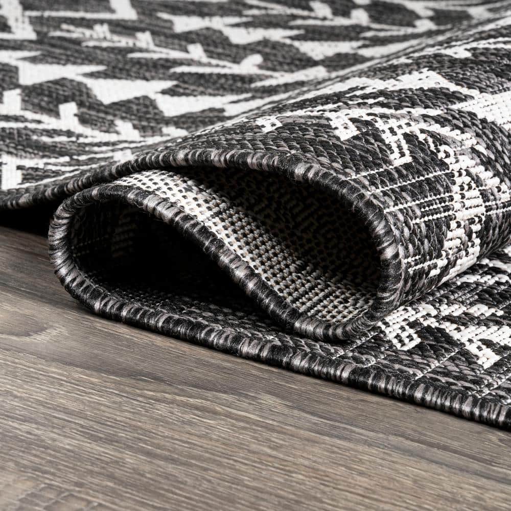 Bohemian Black/Ivory Geometric Synthetic Indoor/Outdoor Rug