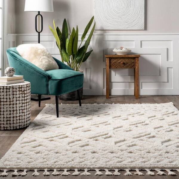 nuLOOM Akia Lattice High/Low Tassel Beige 4 ft. x 6 ft nuLOOM Akia Lattice High/Low Tassel Beige 4 ft. x 6 ft