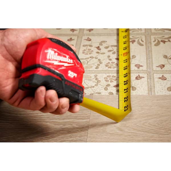 Milwaukee 5m/16 ft. Compact Auto Lock Tape Measure 48-22-1817