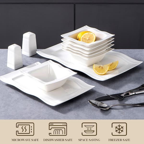 175 PCS Gold Plastic Disposable Dinnerware Set 25 Guests – By Madee