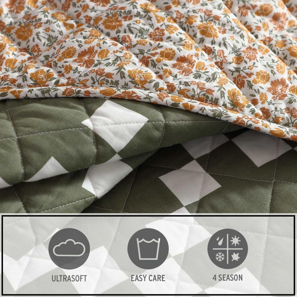 Twin Green and White Cotton Reversible Quilt Set