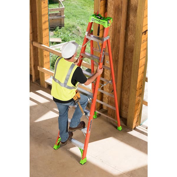 Louisville Ladder Cross Step 8 ft. Fiberglass Leaning Step Ladder (12 ft.  Reach), 300 lbs. Load Capacity, Type IA Duty Rating L-3080-08 - The Home  Depot