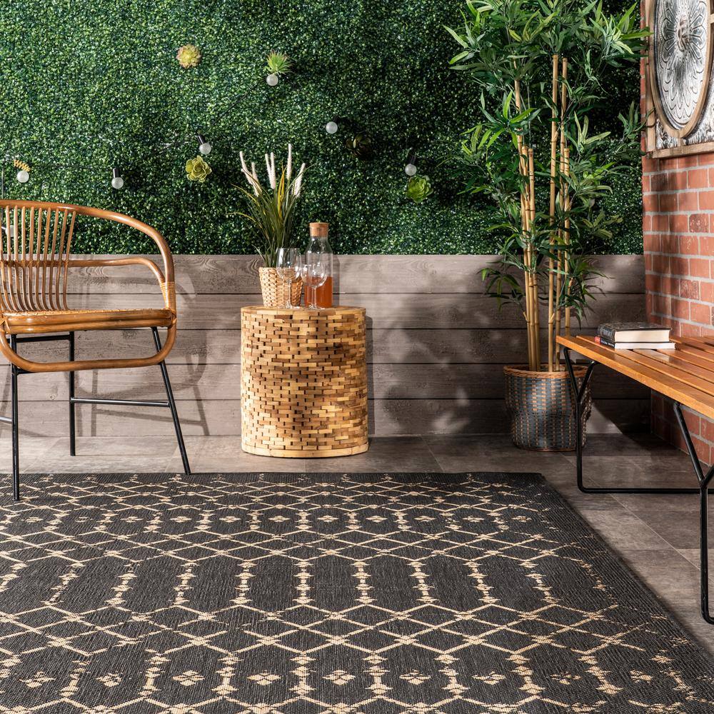 Charcoal Moroccan Trellis Indoor/Outdoor Synthetic Area Rug
