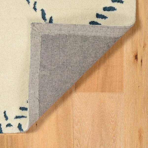 Legion Barlow Ivory/Navy 5 ft. x 7 ft. Area Rug