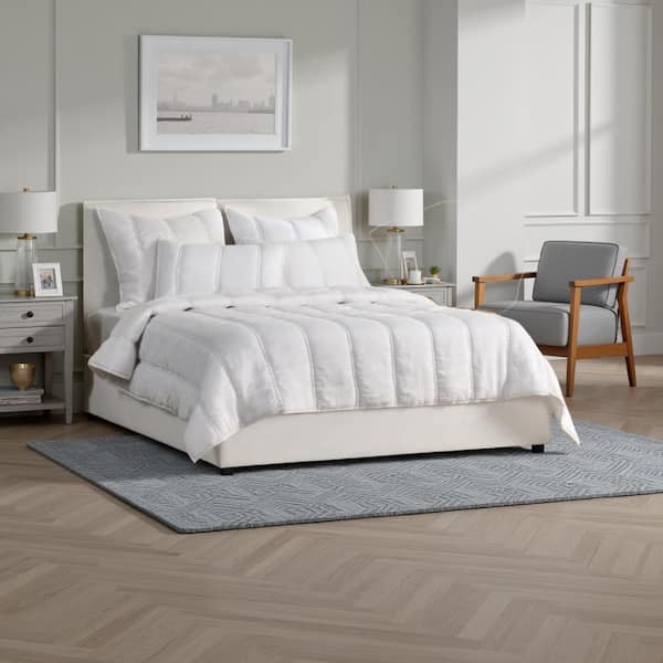 Rawi Cloud White King Size Cotton Quilt with Channel Stitched