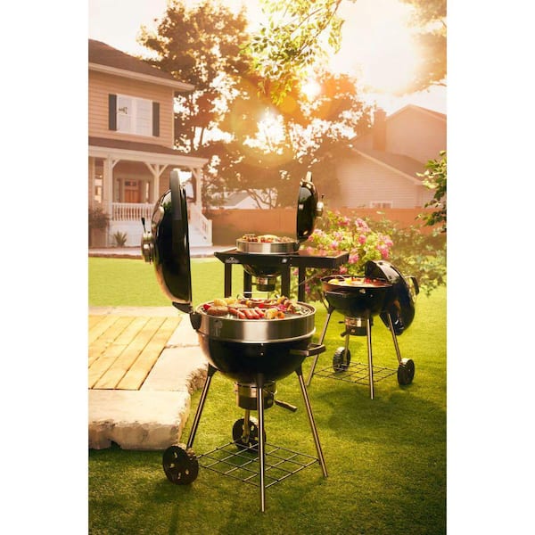 NAPOLEON 22 in. PRO22 Kettle Charcoal Grill in Black PRO22K-LEG-3
