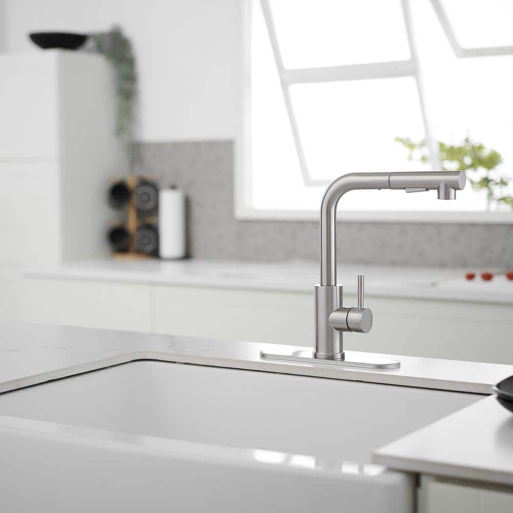 Brushed Nickel Single Handle Pull-Out Kitchen Faucet