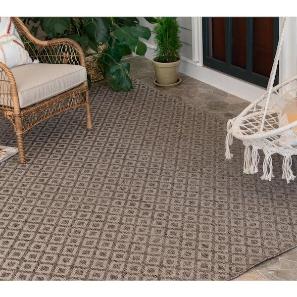 Grey 9 ft. x 12 ft. Traditional Polypropylene Indoor/Outdoor Area Rug