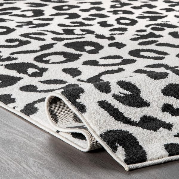 Sebastian Leopard Print Dark Gray 5 ft. x 7 ft. Area Rug