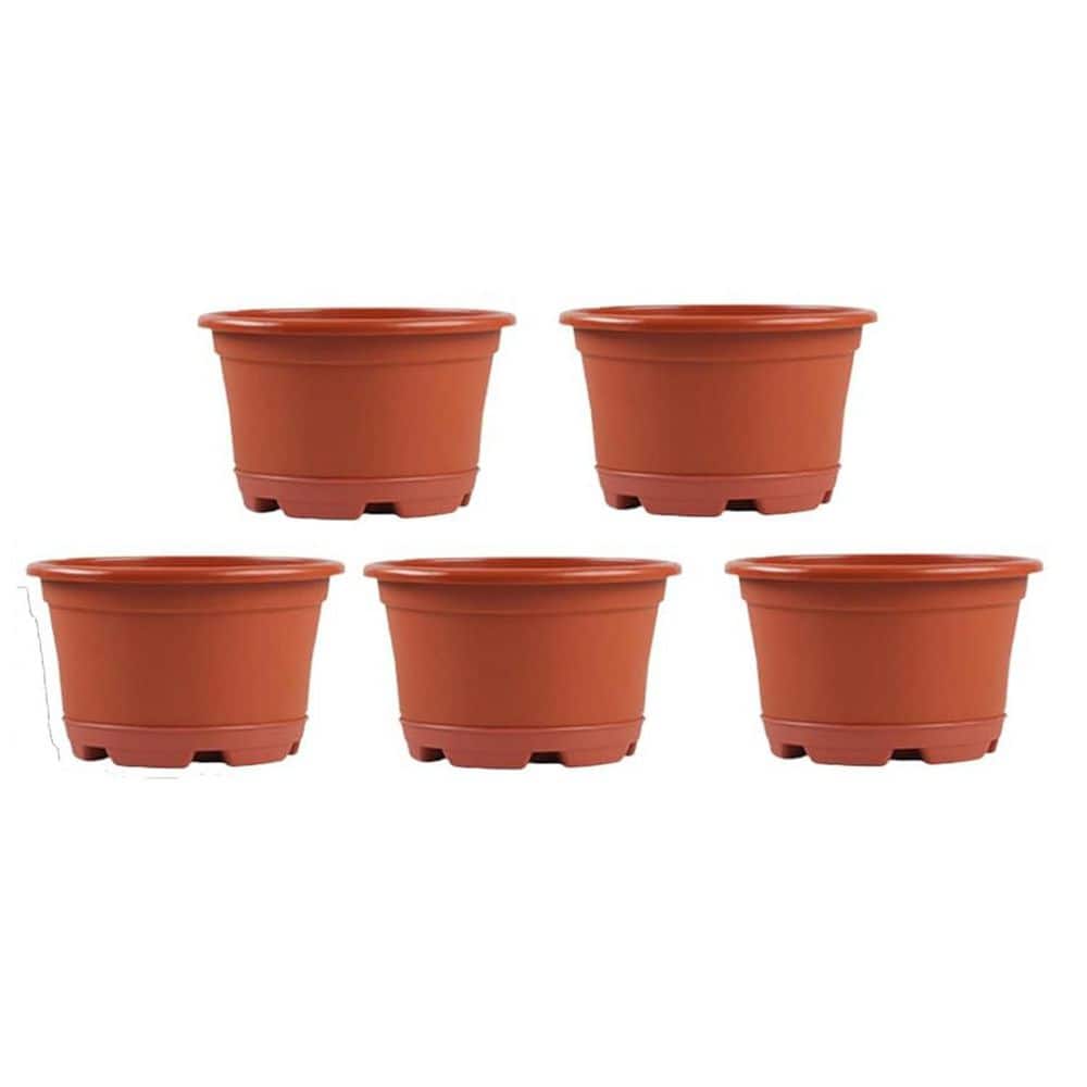 Large Red Plastic Indoor/Outdoor Planter with Saucer(13 in. W x6.3