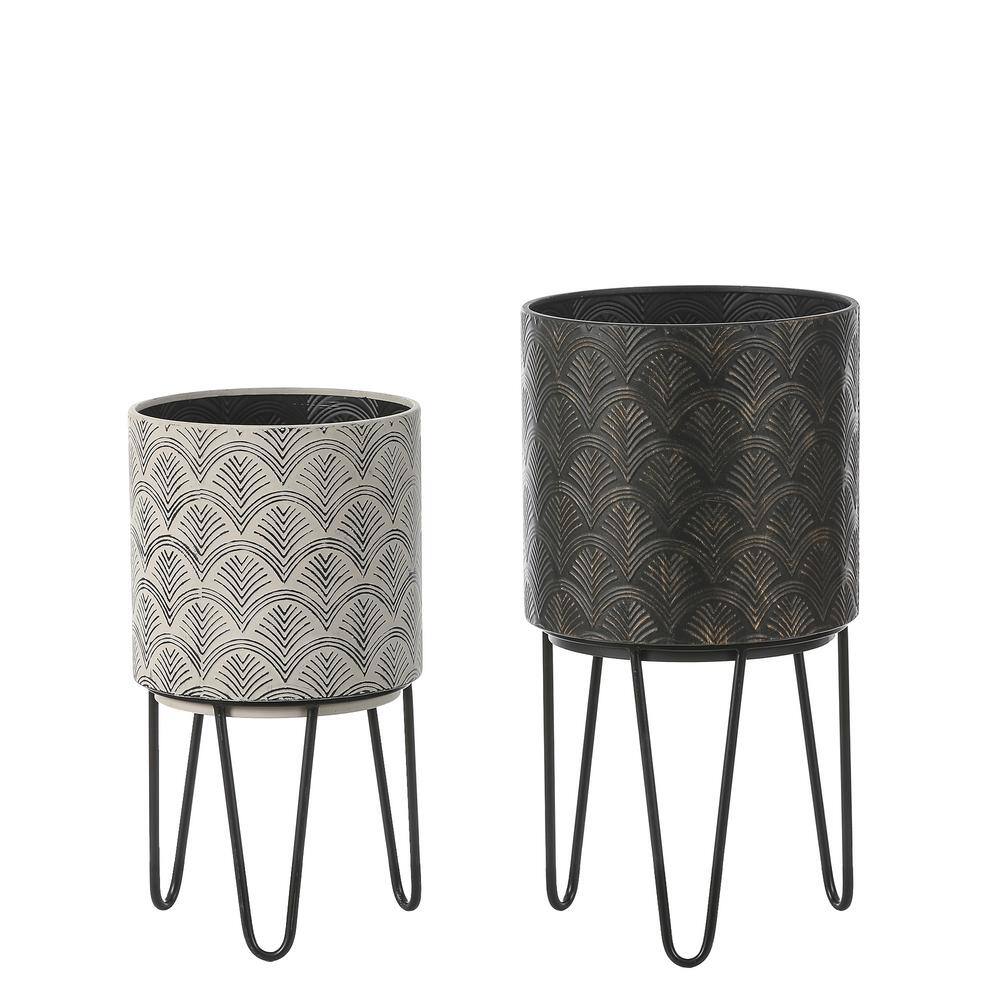 LuxenHome Black and Off White Metal Cachepot Planters with Black Metal ...