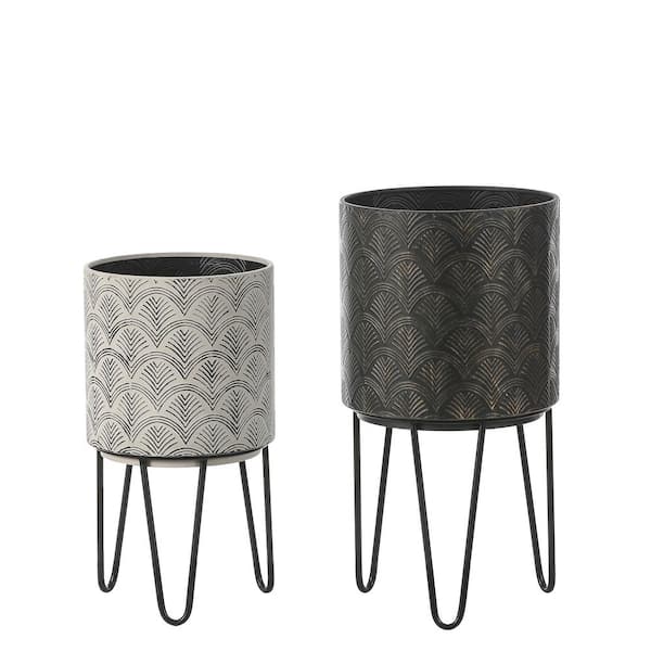 LuxenHome Black and Off White Metal Cachepot Planters with Black Metal Stands (2-Pack)