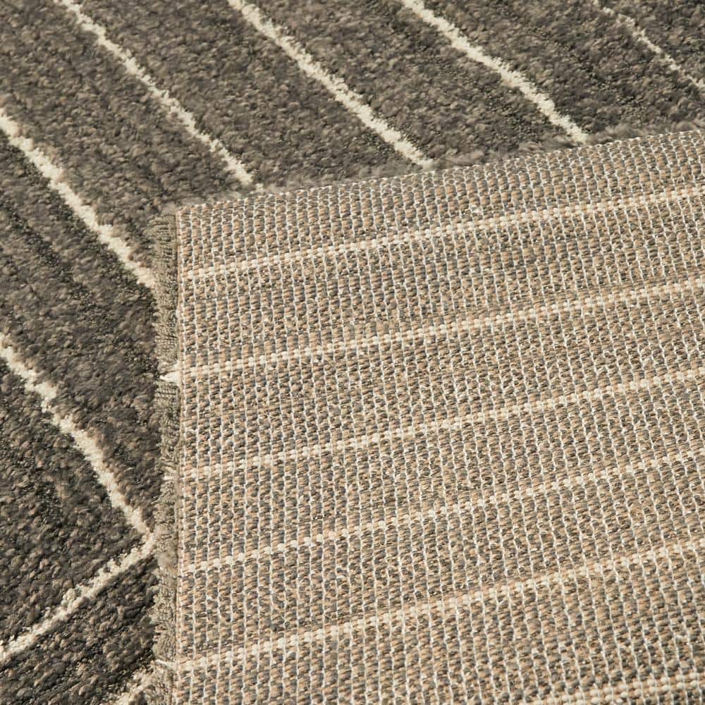 Luxurious Handmade Charcoal Geometric Synthetic Area Rug