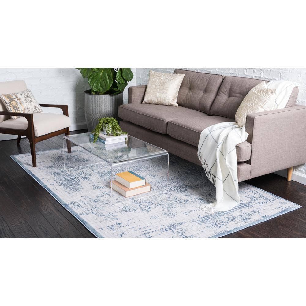 Braided Edge Blue Floral 4' x 6' Synthetic Rectangular Rug