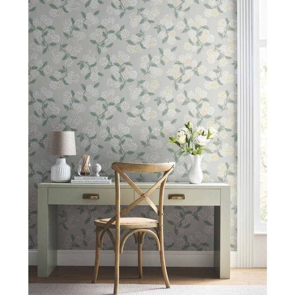 Hydrangea Whimsical 27' x 27" Nonwoven Wallpaper in White