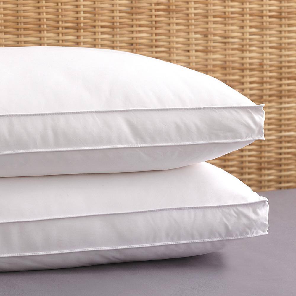 White Queen Hypoallergenic Polyester Gusseted Pillow