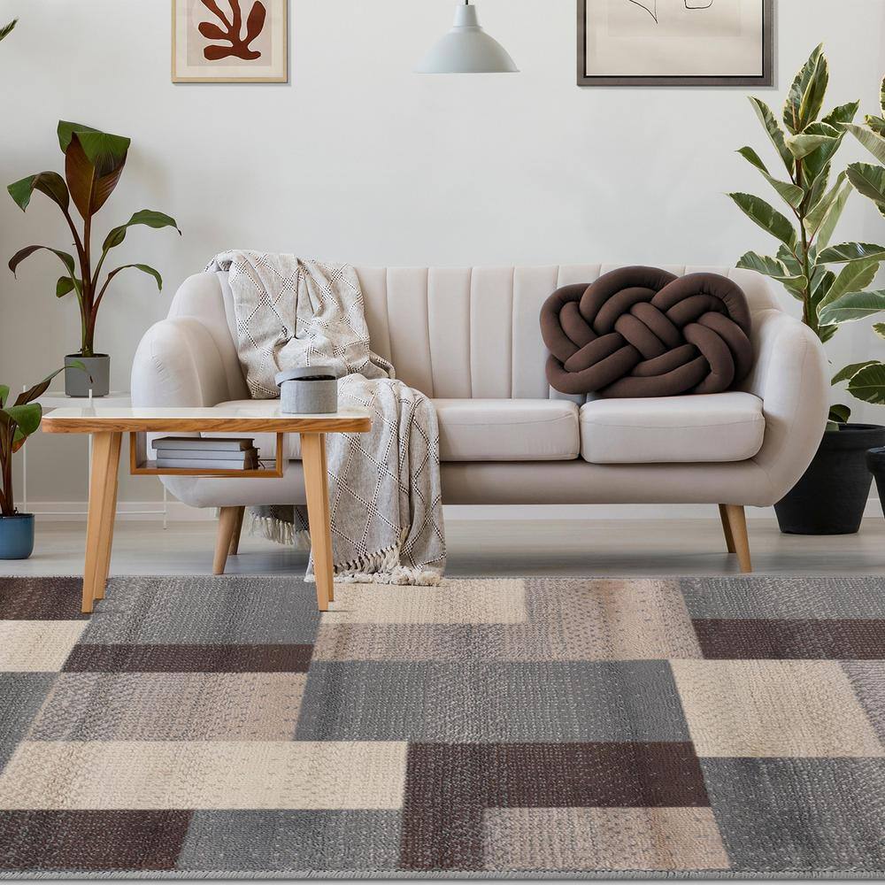Gray Geometric Medium Pile Polypropylene Area Rug 4' x 6'