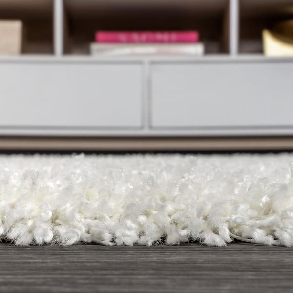 JONATHAN Y Mercer Shag Plush White 8 ft. x 10 ft. Area Rug MCR106A