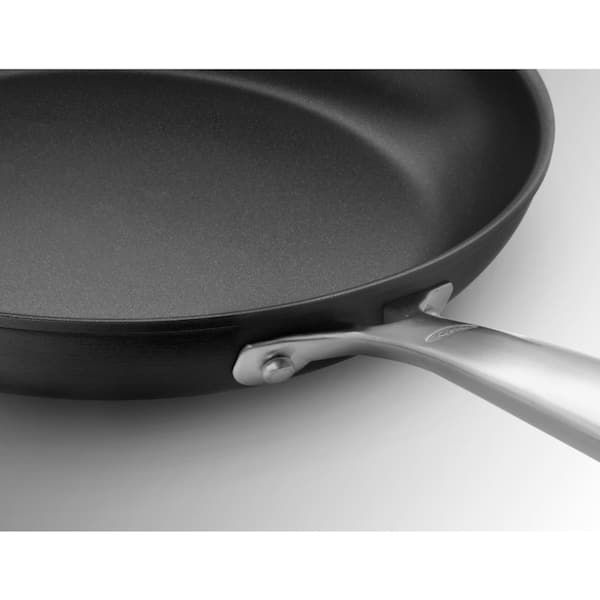 OXO Good Grips Pro 11 Griddle Pan, 3-Layered German Engineered Nonstick  Coating, Dishwasher Safe, Oven Safe, Stainless Steel Handle, Black