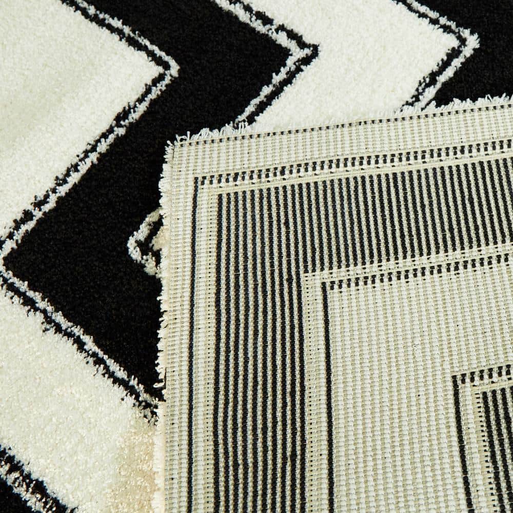 Vincent White and Black Geometric Art Deco 5' x 7' Area Rug