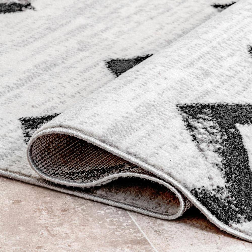 Reversible Chevrons Synthetic Area Rug, 4' x 6', Gray