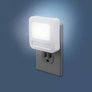 150 Lumens Motion Activated Dusk to Dawn LED Night Light
