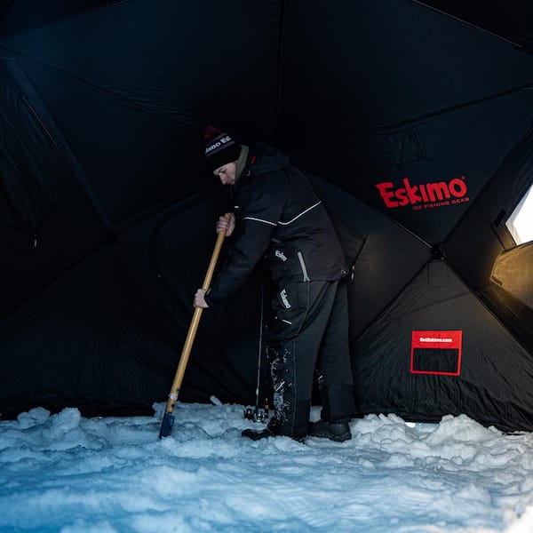 Eskimo Outbreak 450XD Blackout, Pop-Up Portable Shelter, Insulated, Black,  4-Person to 5-Person, 40450B 40450B - The Home Depot