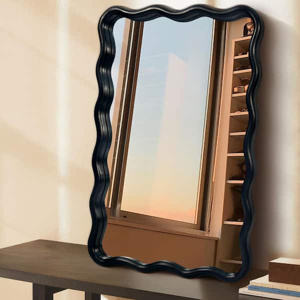Hochwertiges 24 in. W x 36 in. H Rectangle Black Wood Framed Wavy Wall Mirror