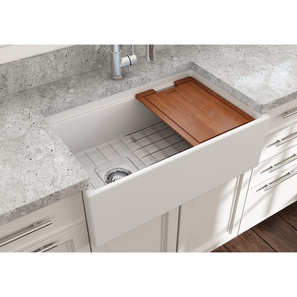 https://images.thdstatic.com/productImages/936567f4-e01a-4cc0-a17b-82c41f76ad96/svn/matte-white-bocchi-farmhouse-kitchen-sinks-1344-002-0120-a0_600.jpg