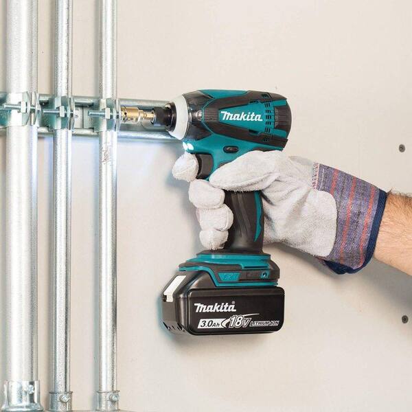 Makita - 18-Volt LXT Lithium-Ion Cordless Combo Kit (2-Piece) with Bonus Impact GOLD 21-Piece Ultra-Magnetic Insert Bit Set