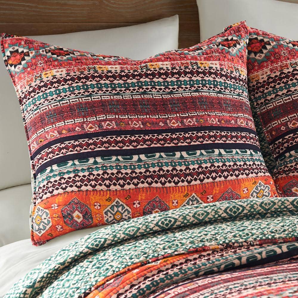 Vista Full Red Cotton Reversible Quilt and Sham Set