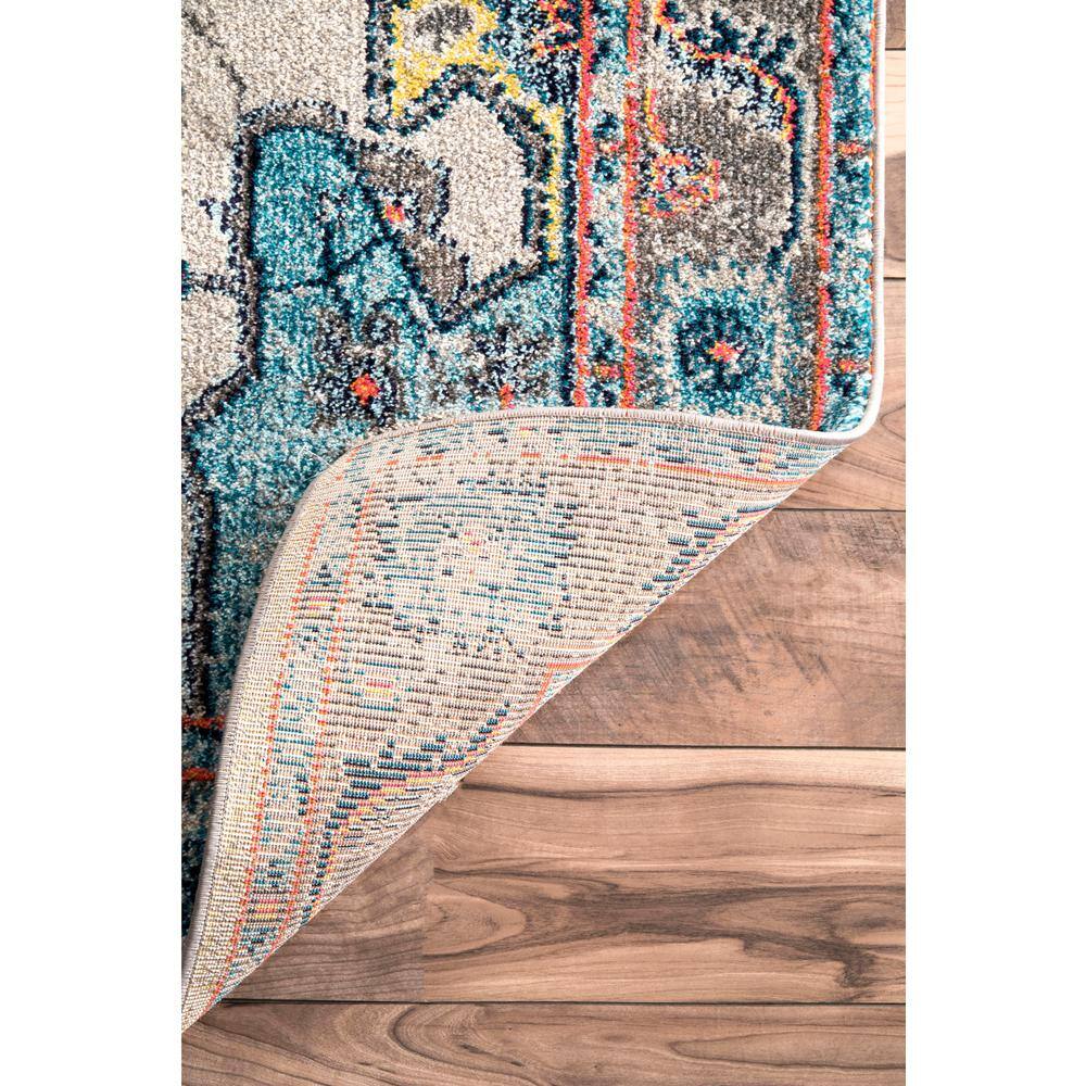 Reversible Gray Medallion 4' x 6' Easy-Care Synthetic Rug