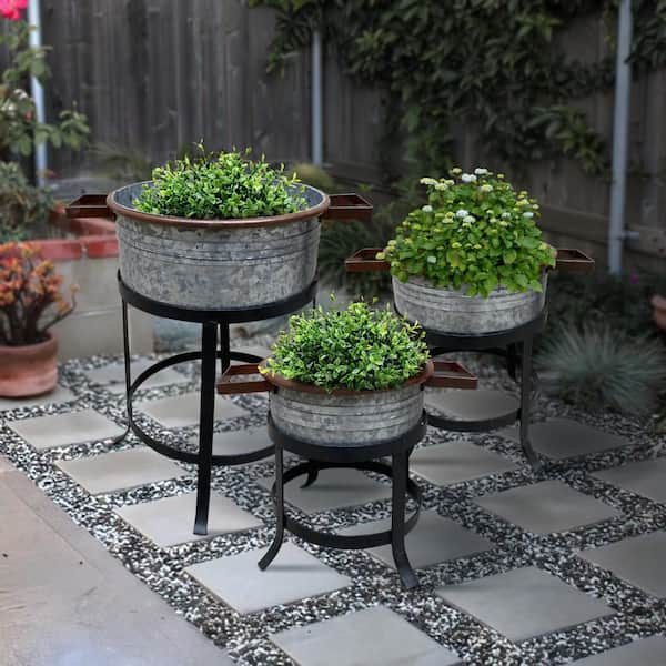 THE URBAN PORT 20.5 in. L x 15 in. W x 22 in. H Galvanized Gray