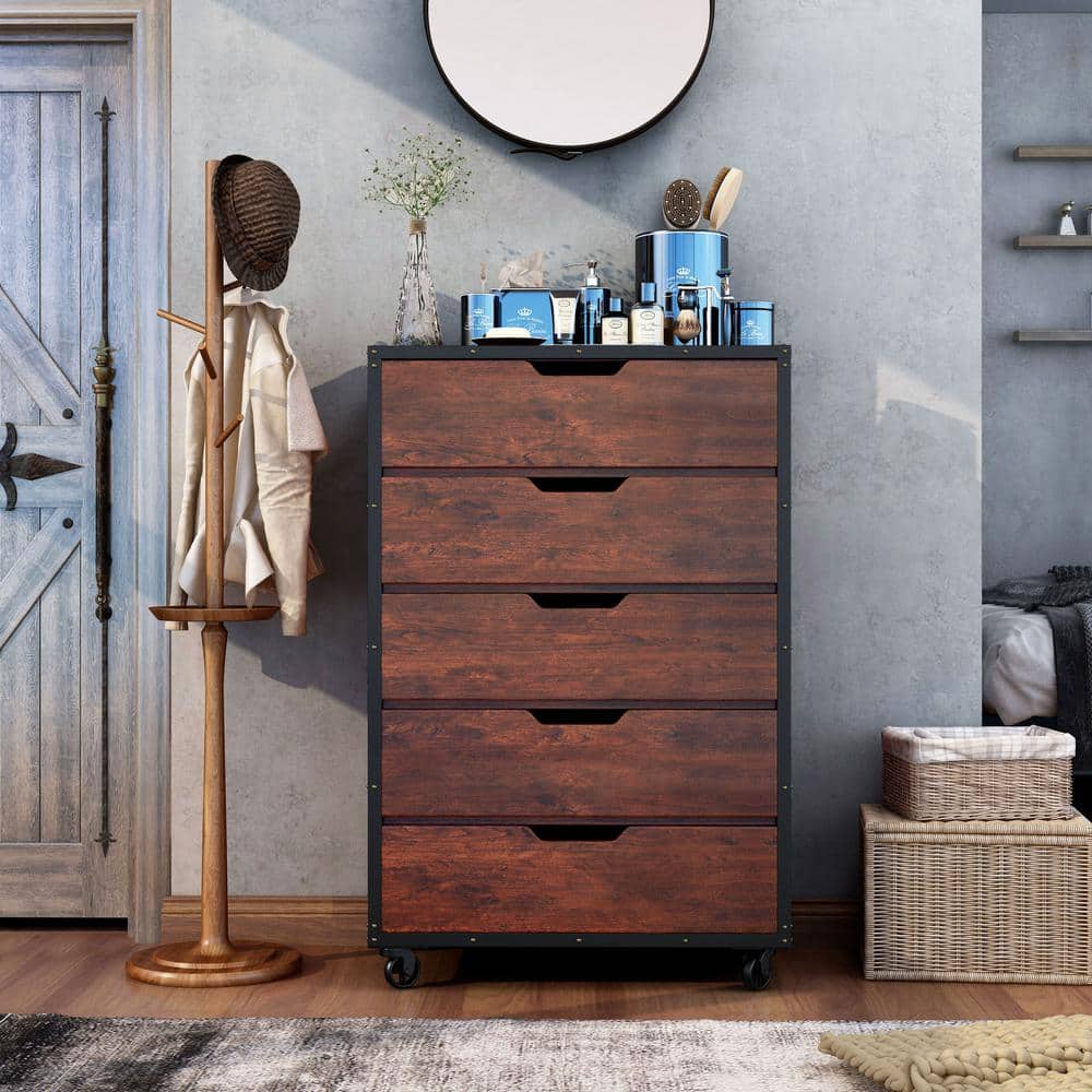 BOWERY HILL Traditional Wood 5-Drawer Chest in Walnut 