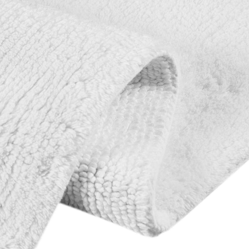 Plume Feather Touch Luxe Reversible Bath Rug 24"x40" - White