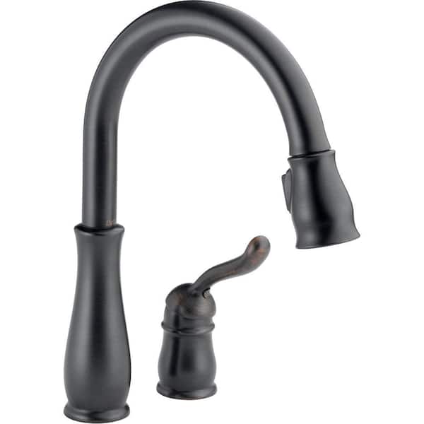Delta Leland Single-Handle Pull-Down Sprayer Kitchen Faucet in Venetian Bronze