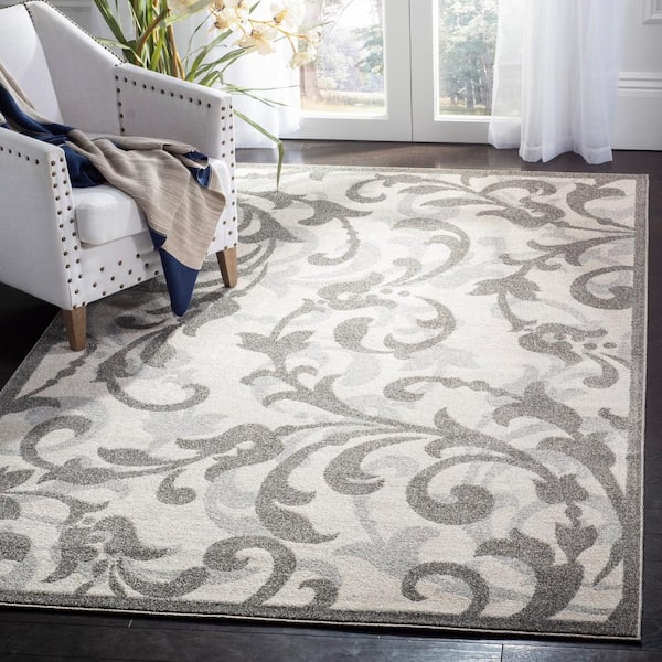 How to Keep Your Area Rugs From Buckling - DIY Beautify - Creating