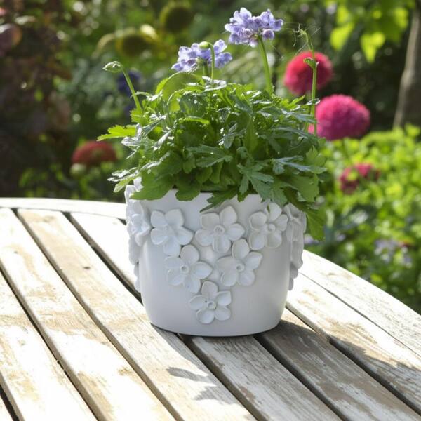 Liv & Skye White Ceramic Floral Applique Raised 3D Decorative