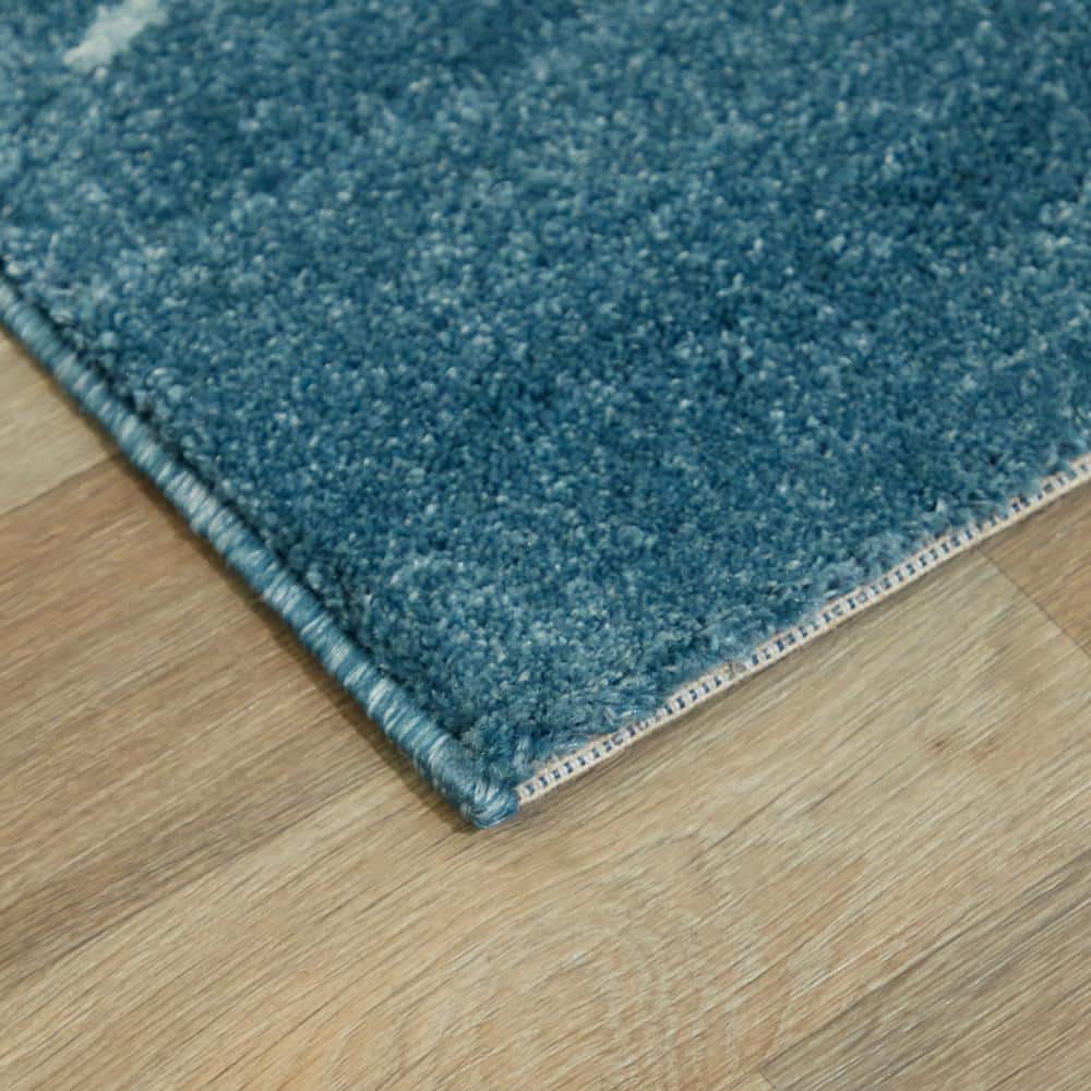 Blue Coral Print Reversible Synthetic Area Rug 5' x 7'