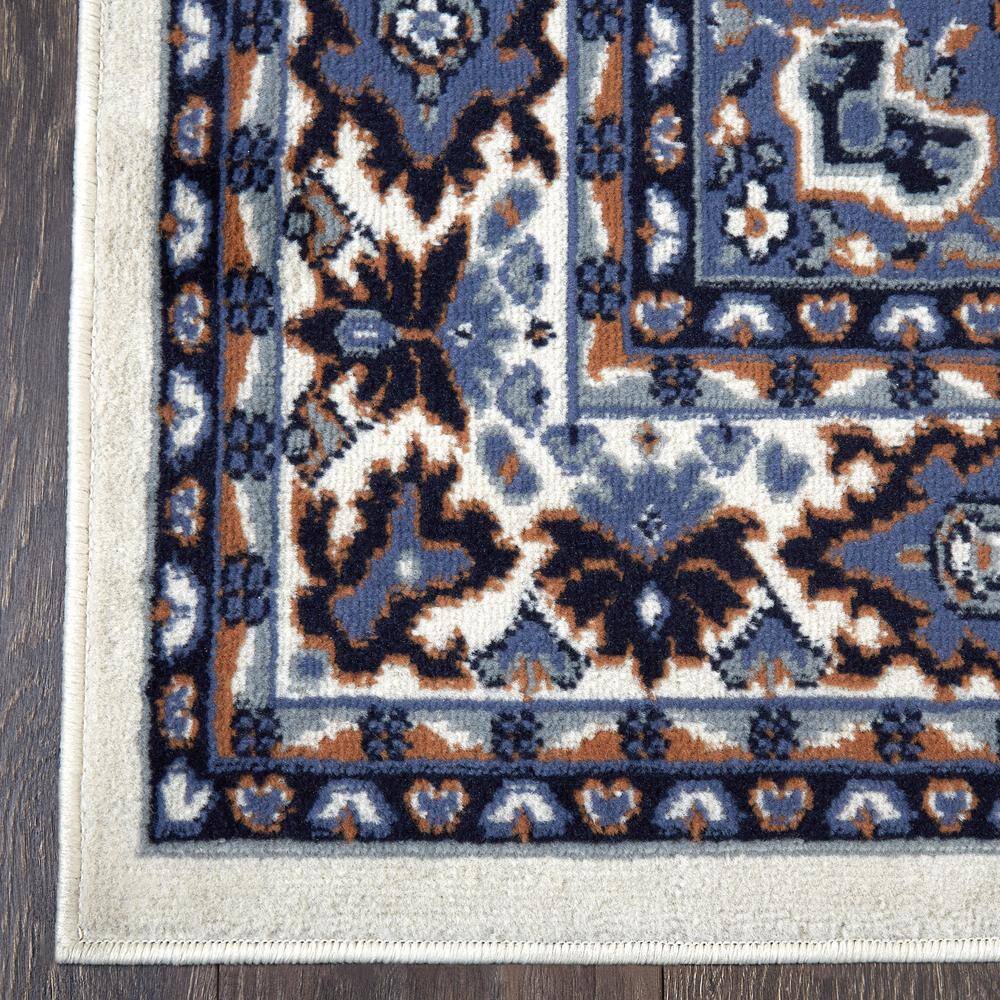 Ivory and Blue Traditional Medallion Area Rug, 5'2" x 7'4"