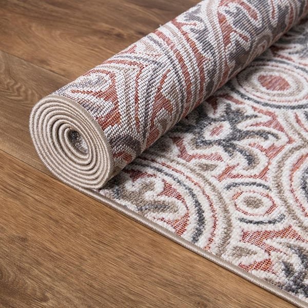 https://images.thdstatic.com/productImages/946cb9cd-cabb-463f-80a4-dd6cdf13dc0a/svn/gray-hampton-bay-outdoor-rugs-19915-66_600.jpg